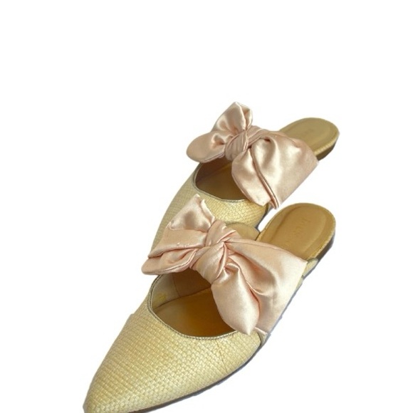 Jack Roger’s Heidi Cream Woven bow pointed toe mule - Picture 2 of 3